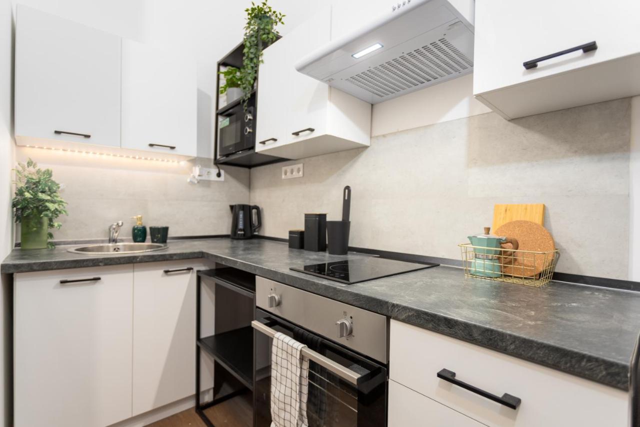 Green Goblin Apartment With Free Private Parking Budapest Exterior photo