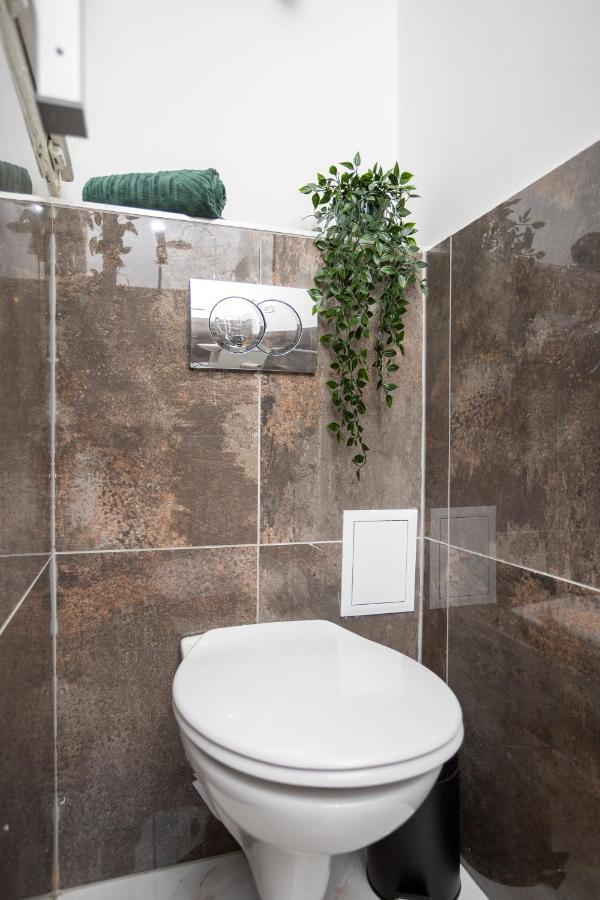 Green Goblin Apartment With Free Private Parking Budapest Exterior photo