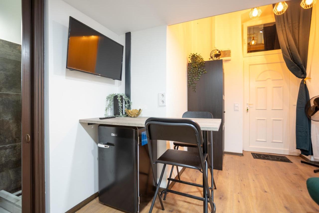 Green Goblin Apartment With Free Private Parking Budapest Exterior photo
